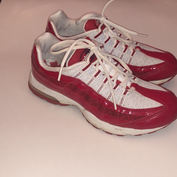 Limited edition Nike sneakers - Picture 3 of 11